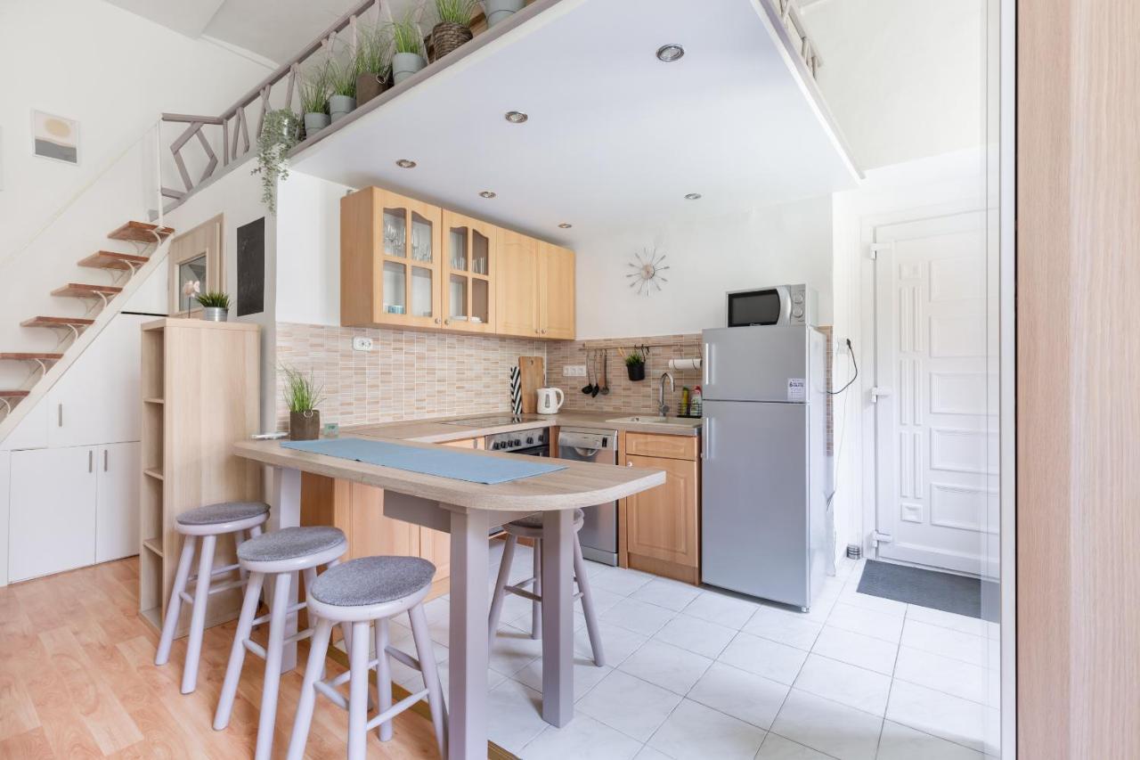 Apartament M17 Mecset *